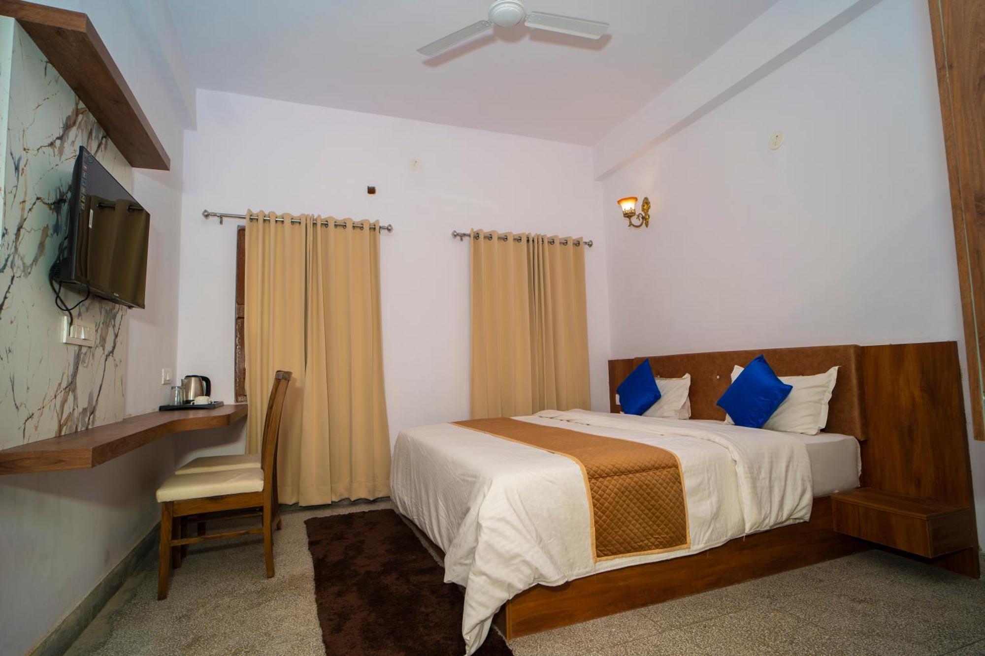Devdarshan Hotel & Restaurant Udaipur Extérieur photo