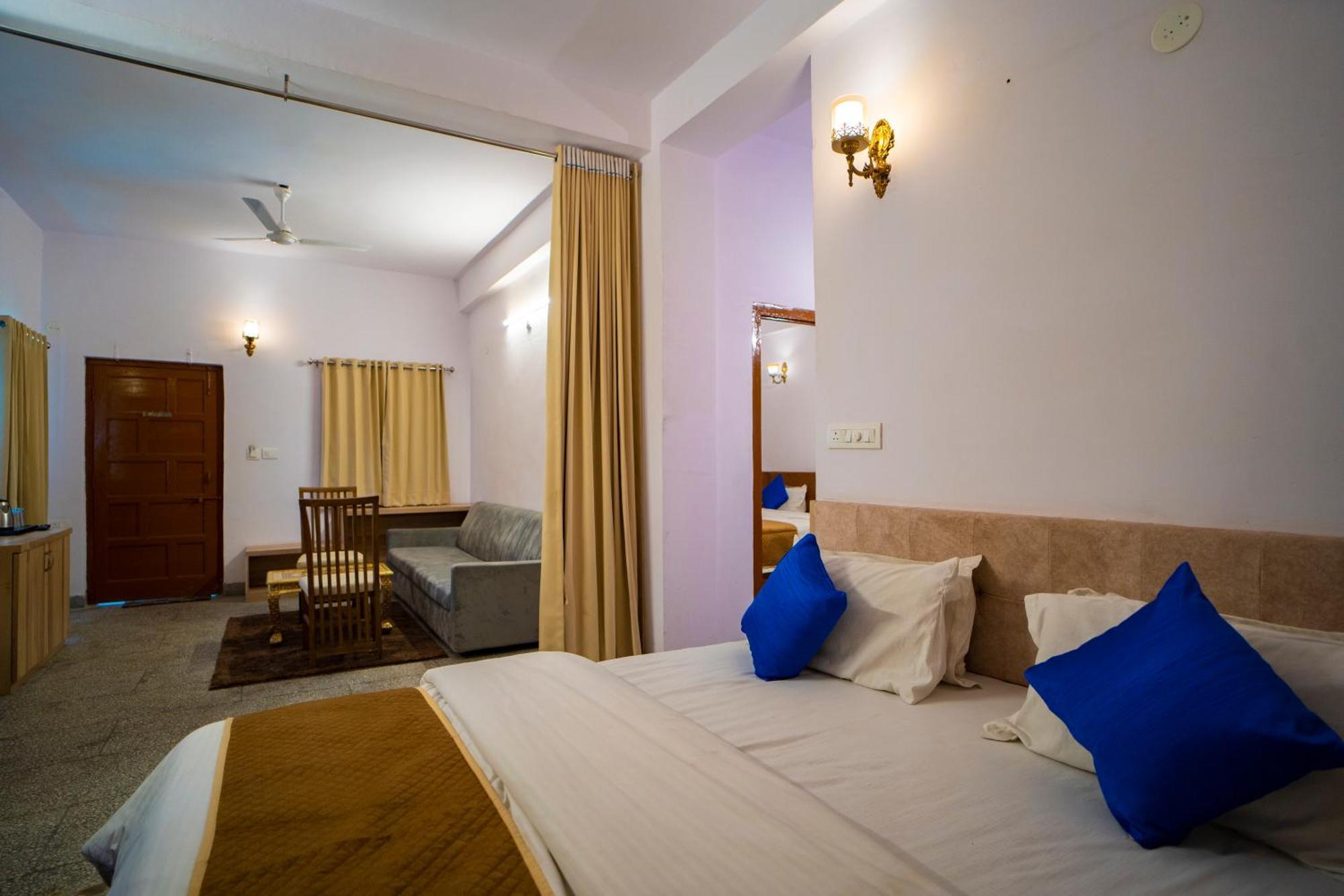Devdarshan Hotel & Restaurant Udaipur Extérieur photo