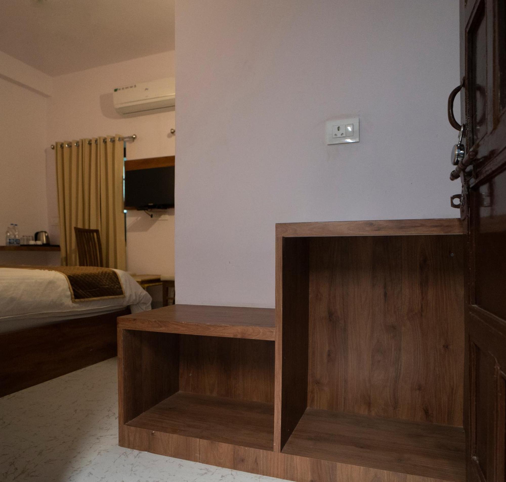 Devdarshan Hotel & Restaurant Udaipur Extérieur photo